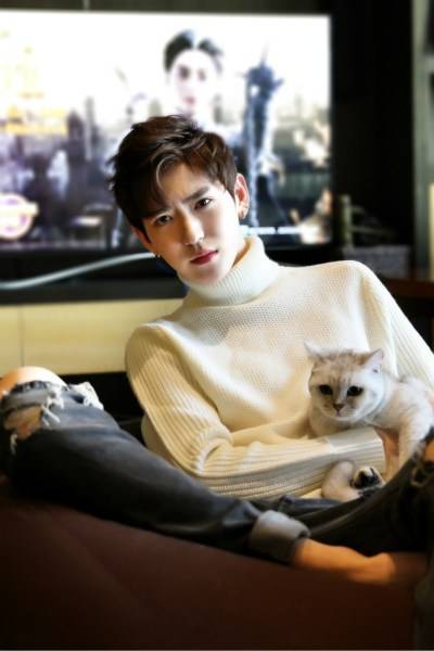 李東陽冬日寫真曝光 長腿顏贊惹人愛