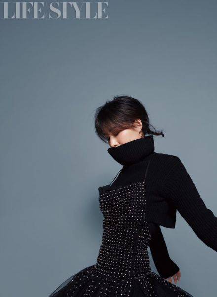 陳燃最新寫真曝光 短發(fā)亮相帥氣十足