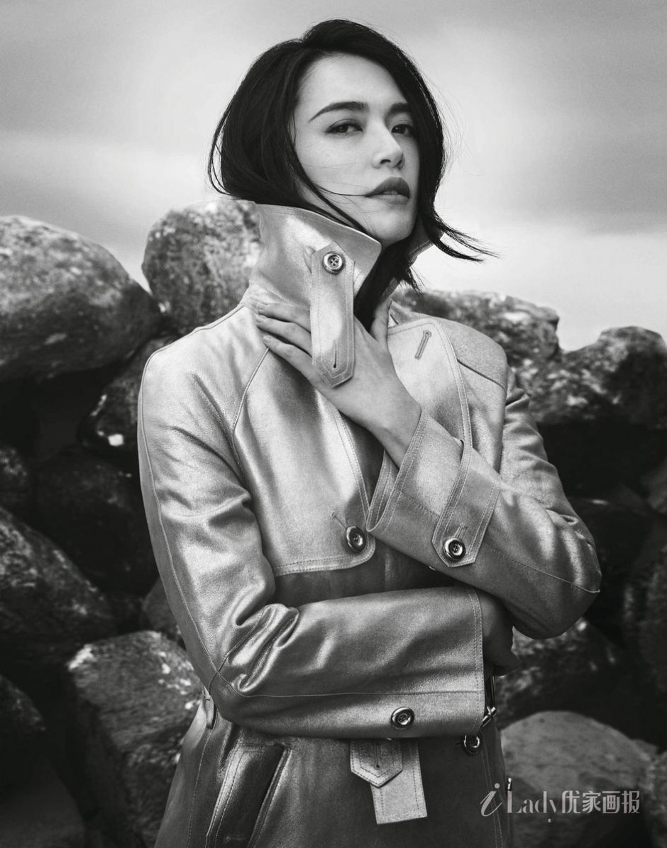 辣媽姚晨最新時(shí)尚大片 化身帥氣西部牛仔