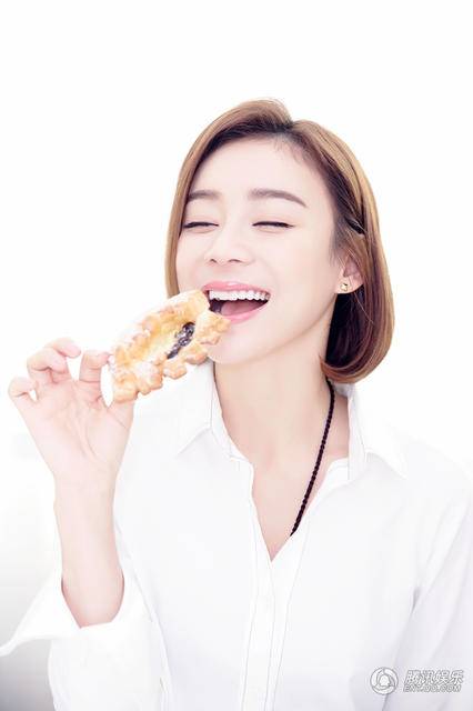 袁姍姍最新時尚寫真圖片 溫暖式微笑沁人心脾