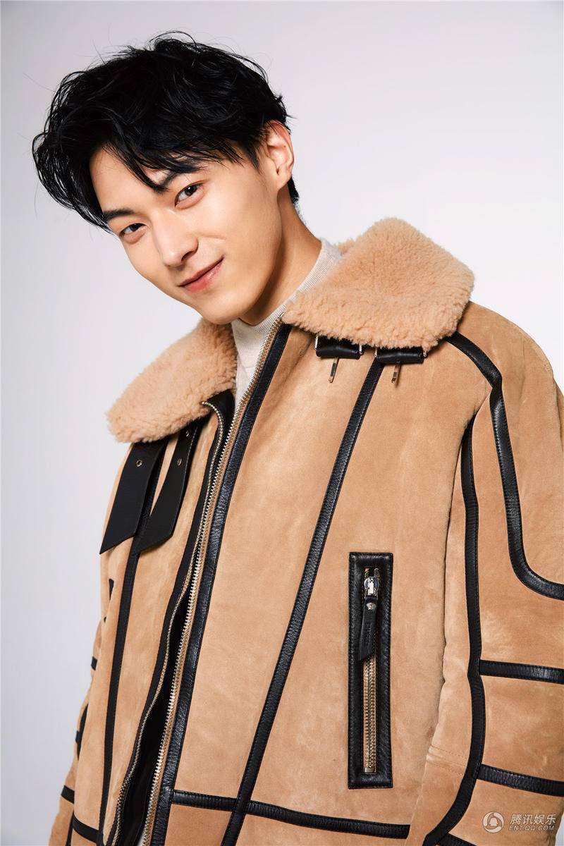 演員魏天浩生日寫真曝光 散發(fā)雅痞氣息