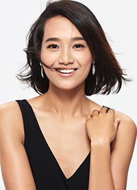 主持人朱丹黑白極簡(jiǎn)寫(xiě)真現(xiàn)性感“鎖骨殺”