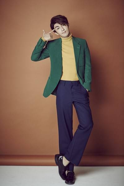 新生代演員米熱復(fù)古寫真 謙謙君子溫潤如玉