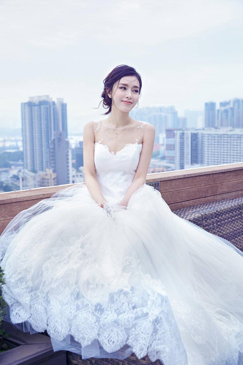 文詠珊婚紗造型寫真曝光 美目盼兮脈脈含情