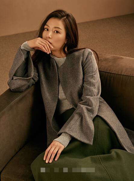 全智賢初秋雜志畫報 優(yōu)雅迷人風采依舊