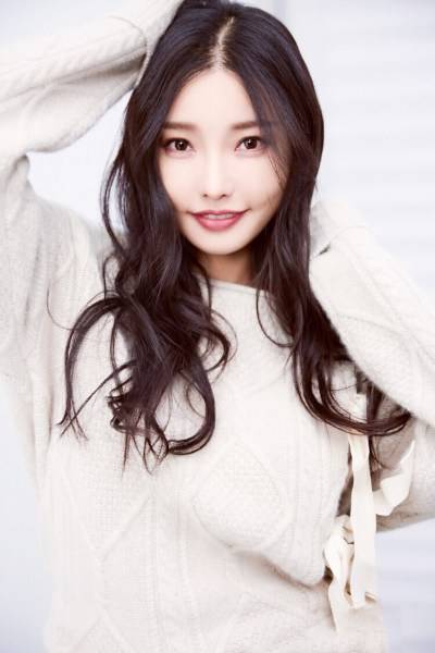 童菲冬日治愈系寫真曝光 鬼馬可愛暖化人心