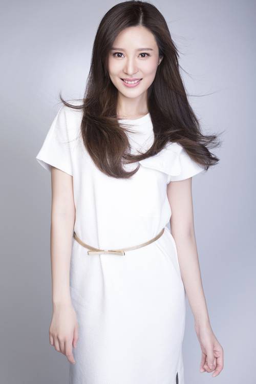 90后鄔靖靖寫真曝光 清新自然孔令可愛