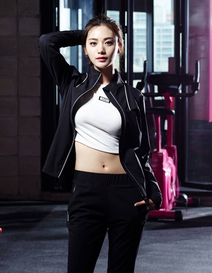 NANA林珍娜運動寫真 曲線迷人盡顯優(yōu)美身段