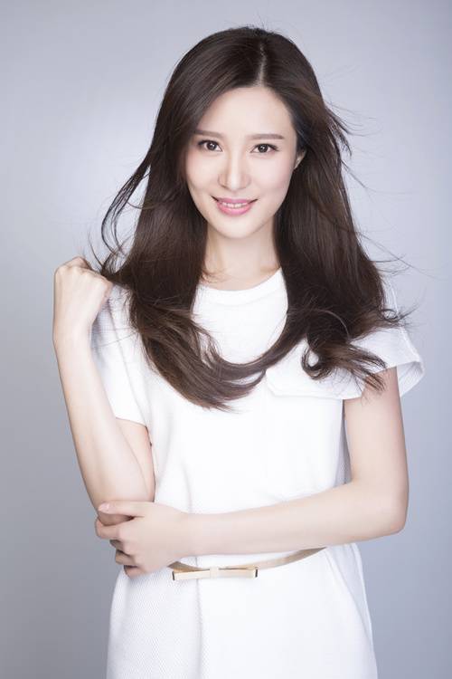 90后鄔靖靖寫真曝光 清新自然孔令可愛