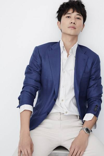 演員彭冠英最新寫(xiě)真 迷人微笑撩人心弦