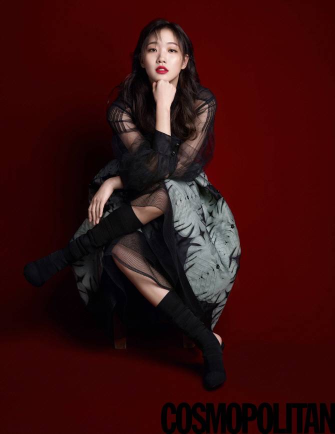 金高銀最新畫報(bào)曝光 散發(fā)清純又性感多樣魅力