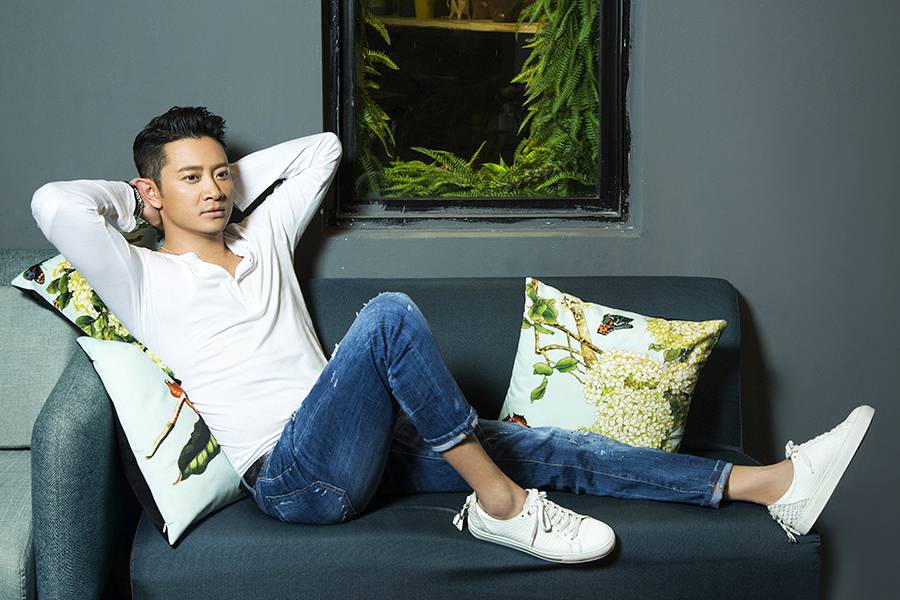羅中旭曝新專輯寫真大片 重磅打造撕下偶像標簽