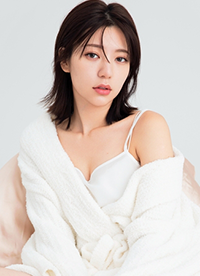 郭雪芙性感居家寫(xiě)真大片 香肩微露大玩性感