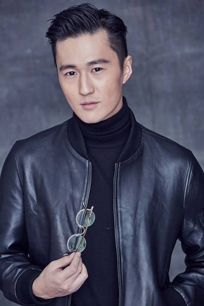 內(nèi)地演員趙炳銳寫(xiě)真帥照 利落短發(fā)大展男士風(fēng)范