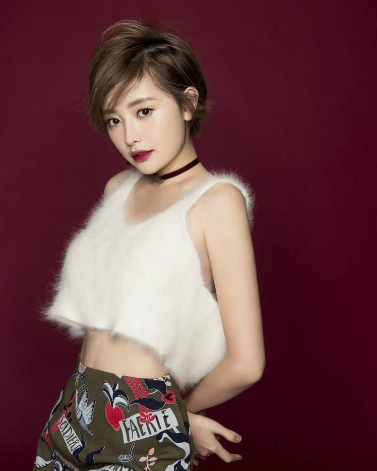 演員吳昱瑤最新寫真曝光 元氣少女透露性感小心機