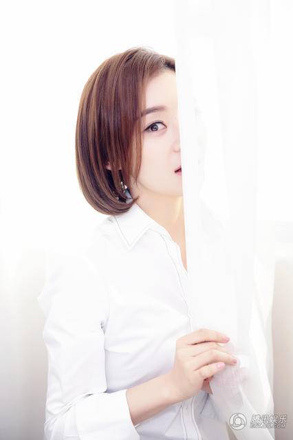 袁姍姍最新時尚寫真圖片 溫暖式微笑沁人心脾