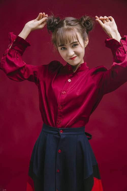 鄭合惠子新年曝光最新寫真 俏皮丸子頭古靈精怪