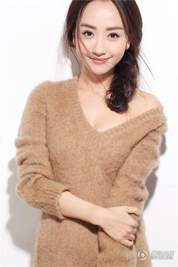 楊蓉冬日暖心寫真大片 笑意盈盈盡顯婉約甜美