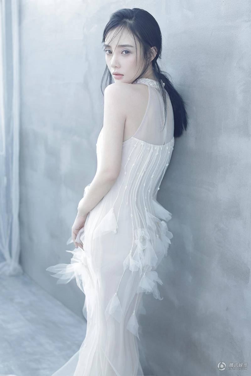 辣媽李小璐唯美寫真大片 冷峻嬌柔清純似少女