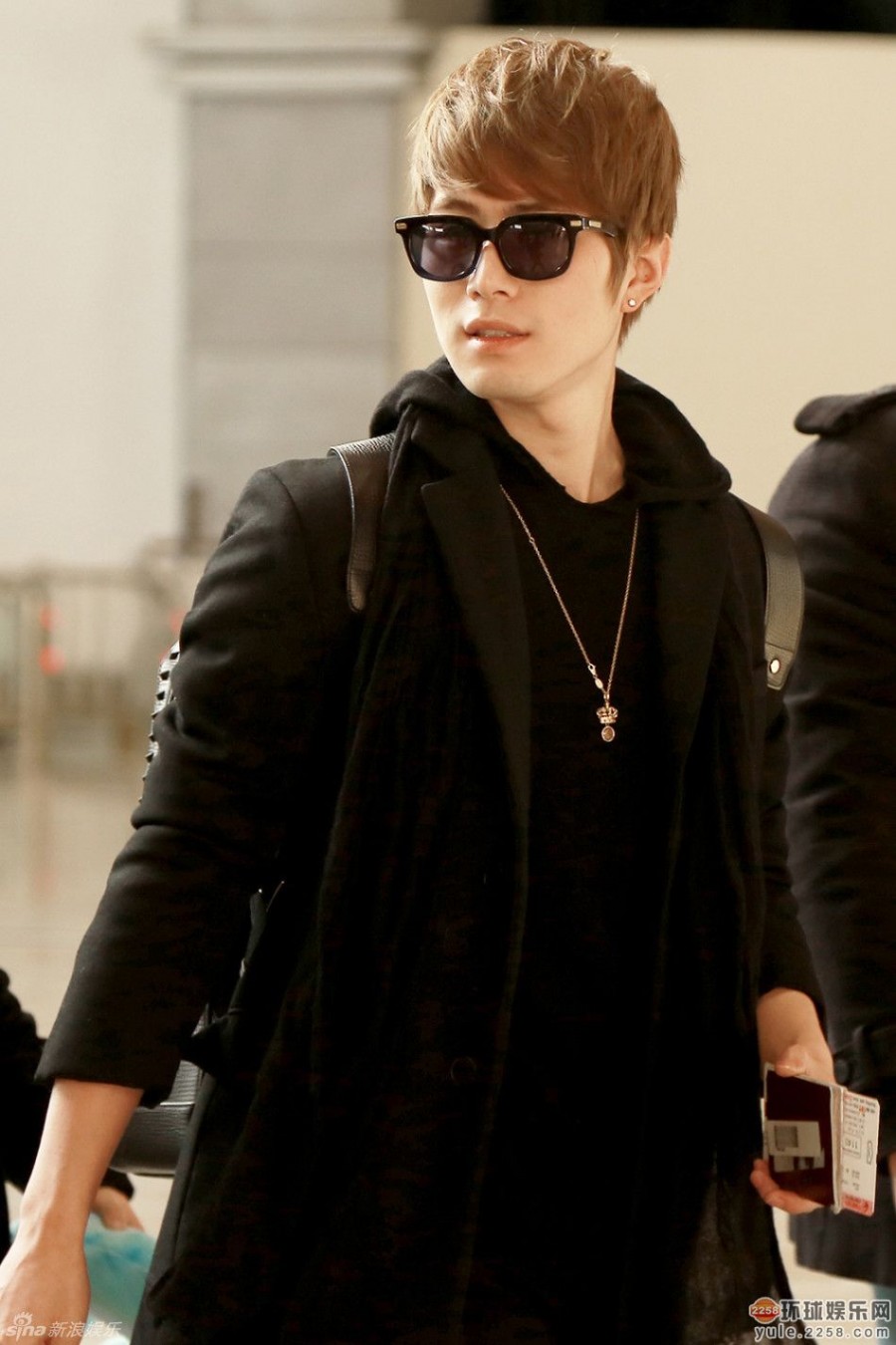 陳學(xué)冬帶墨鏡最帥照