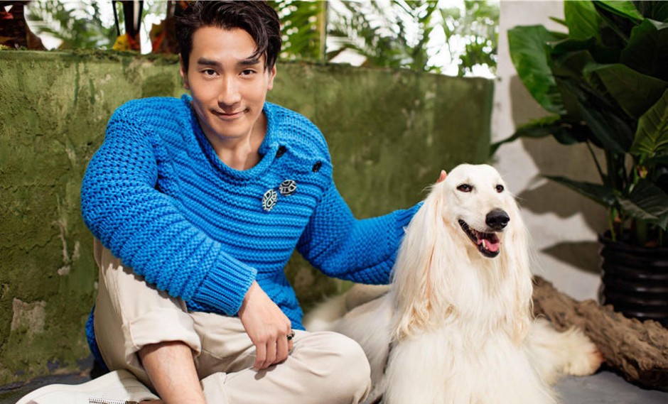 趙又廷時(shí)尚寫真圖片 濃濃秋意顯暖男氣質(zhì)