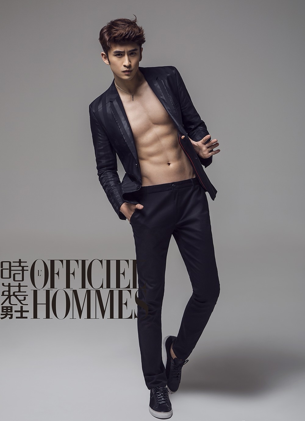 內地演員張云龍帥氣有型肌肉圖