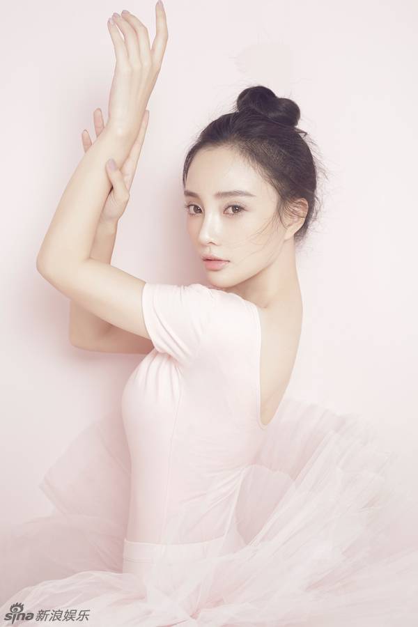 李小璐芭蕾寫真優(yōu)雅動人 文藝范妙態(tài)絕倫