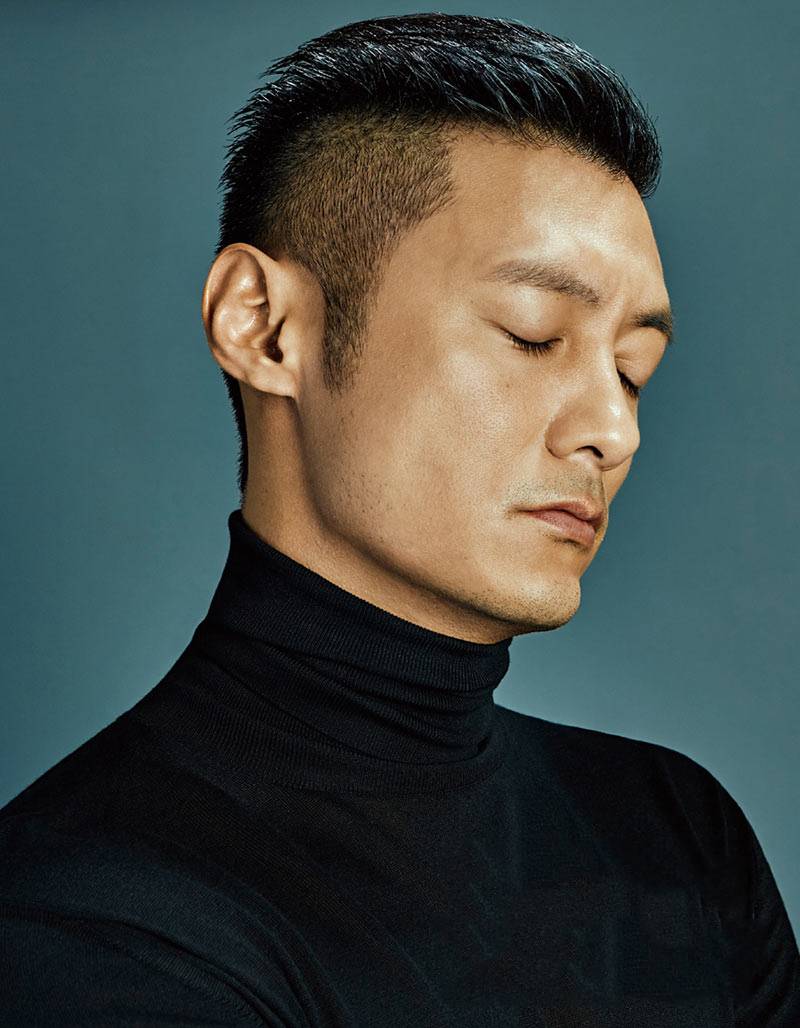 余文樂雜志寫真大片 雅痞冷峻顯型男范兒