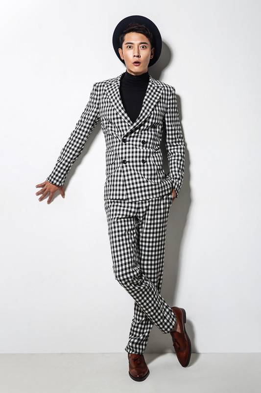 張丹峰最新寫真大片 時(shí)尚型男魅力十足