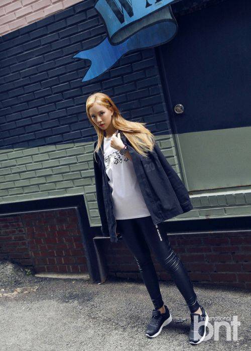 韓國歌手Unpretty Janey寫真 金色長發(fā)凸顯氣質(zhì)