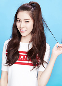 CC宋妍霏萌系少女寫真 簡約時尚夢幻來襲