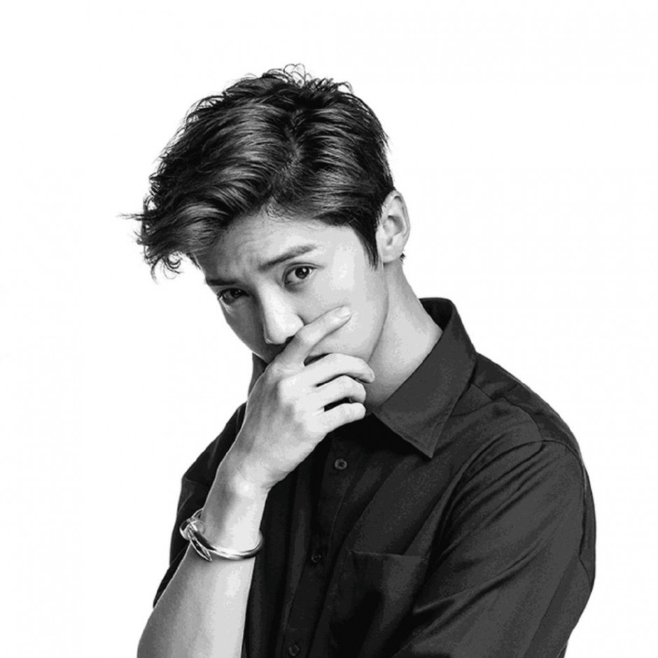 鹿晗黑白寫真時(shí)尚范十足 又被&ldquo;撩&rdquo;了