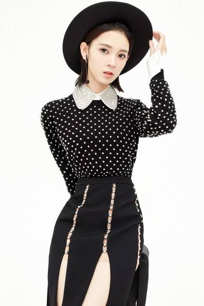 演員陳瑤時(shí)尚寫真曝光 魔女造型駕輕就熟