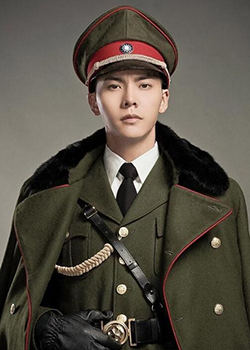 《老九門(mén)》陳偉霆海報(bào)花絮照 簡(jiǎn)直帥的犯規(guī)老九門(mén)陳偉霆造型海報(bào)曝光