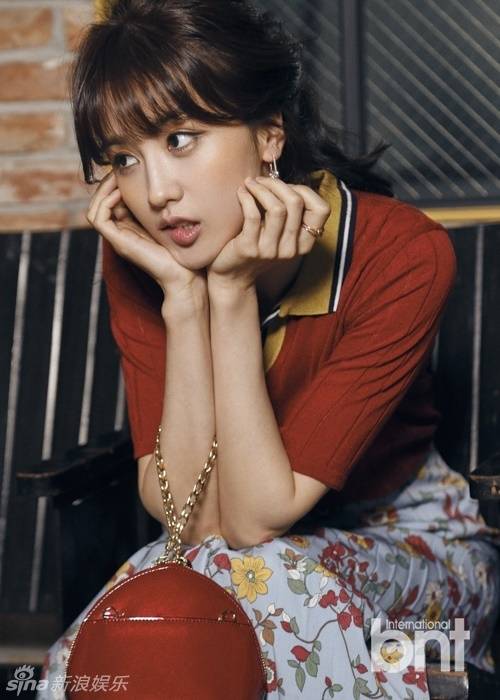 韓星樸河宣春裝時尚寫真 復古迷人露美腿