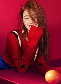 林允兒雜志封面照片 變身都市時(shí)尚摩登女郎