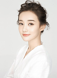 李一桐最新寫真圖片 甜美清新側(cè)顏迷人