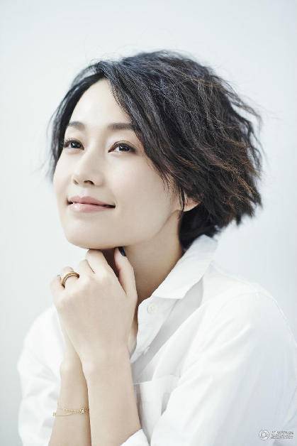 馬伊琍最新寫真大圖 露招牌甜笑溫柔大氣