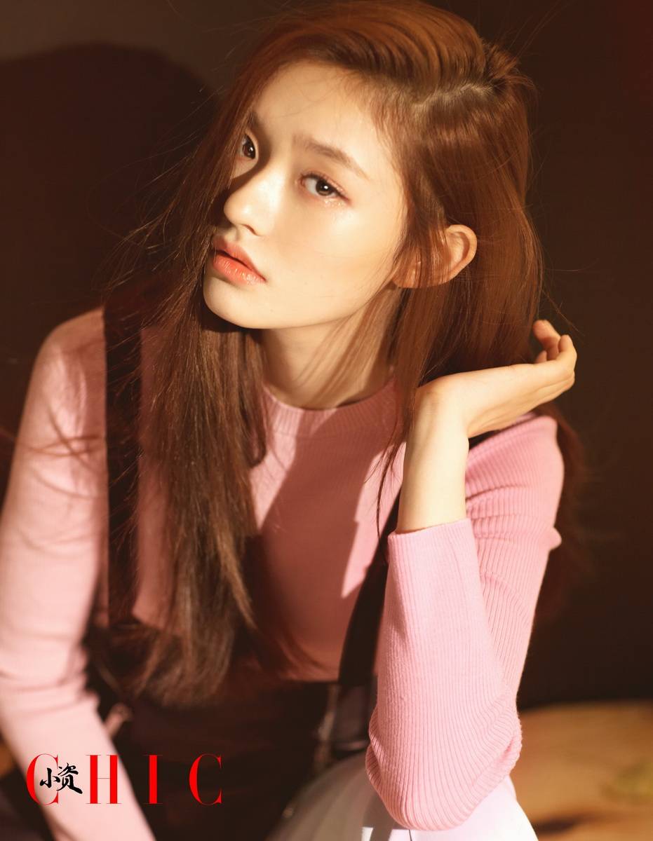 林允兒雜志封面照片 變身都市時尚摩登女郎