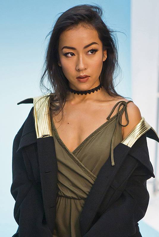 吉克雋逸時尚寫真圖片 簡約造型展個人風(fēng)格