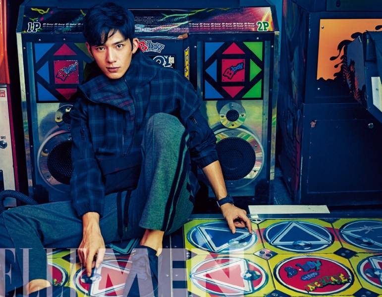 井柏然雜志封面寫真大片 演繹復(fù)古懷舊大神范兒