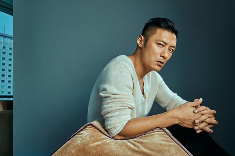 余文樂雜志寫真大片 雅痞冷峻顯型男范兒