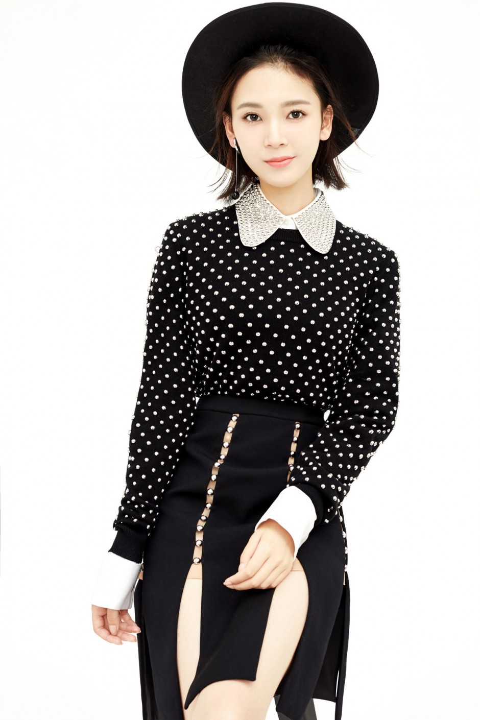 演員陳瑤時(shí)尚寫(xiě)真曝光 魔女造型駕輕就熟