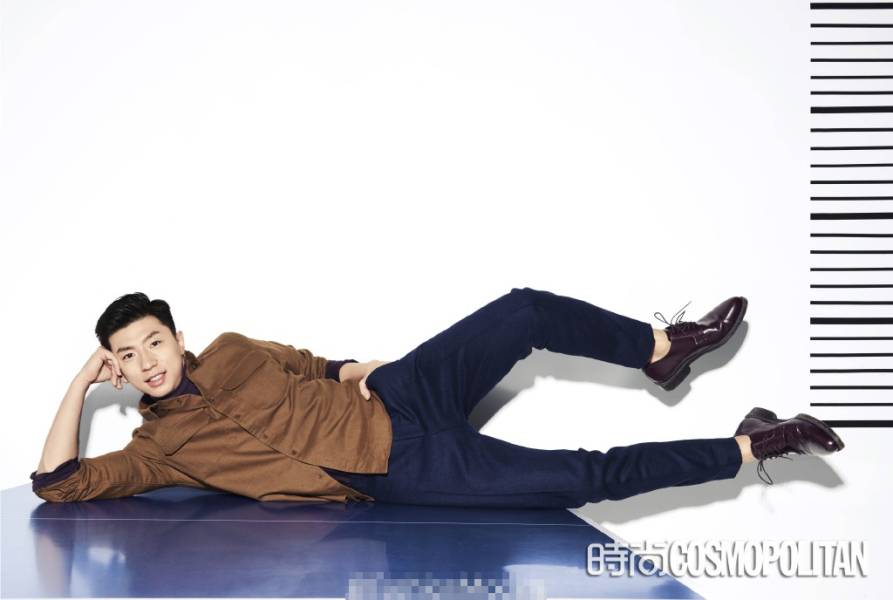 劉國梁馬龍最新寫真曝光 慘遭徒弟&ldquo;捆綁&rdquo;