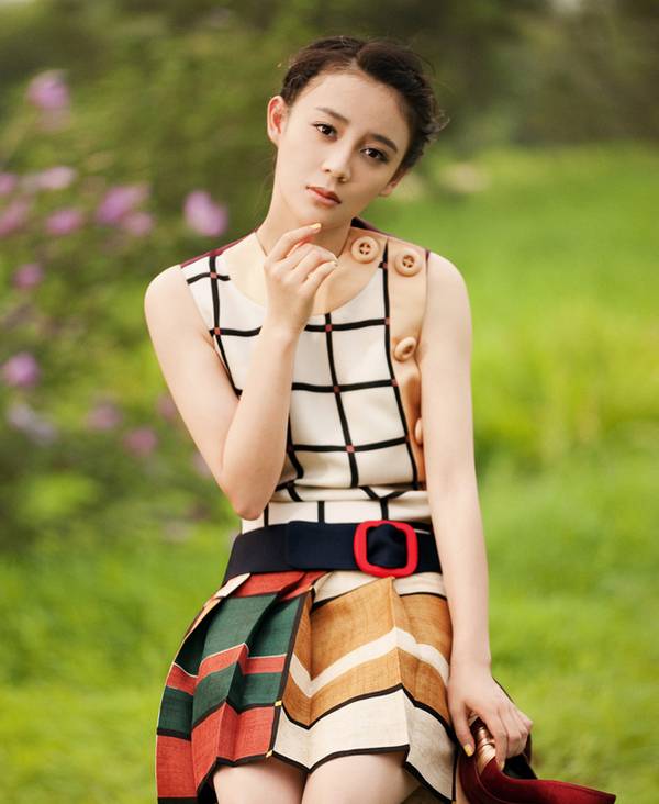 袁姍姍最新寫真圖片 紅唇性感妖嬈復(fù)古