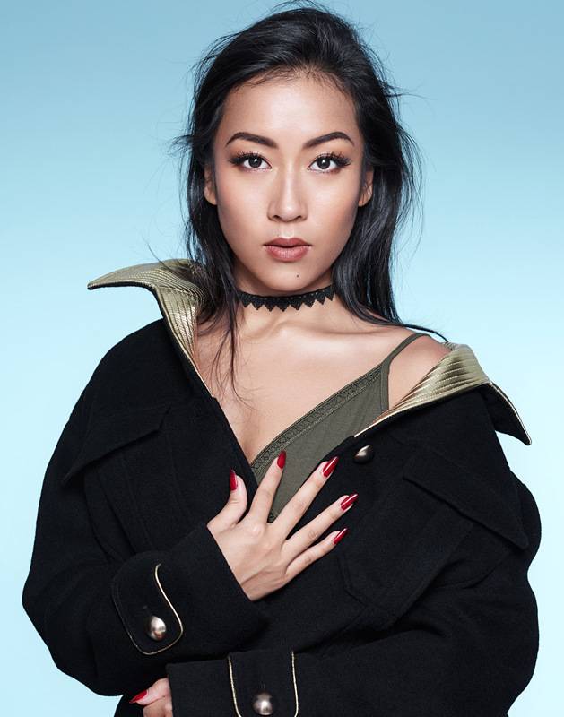 吉克雋逸時(shí)尚寫真圖片 簡約造型展個(gè)人風(fēng)格