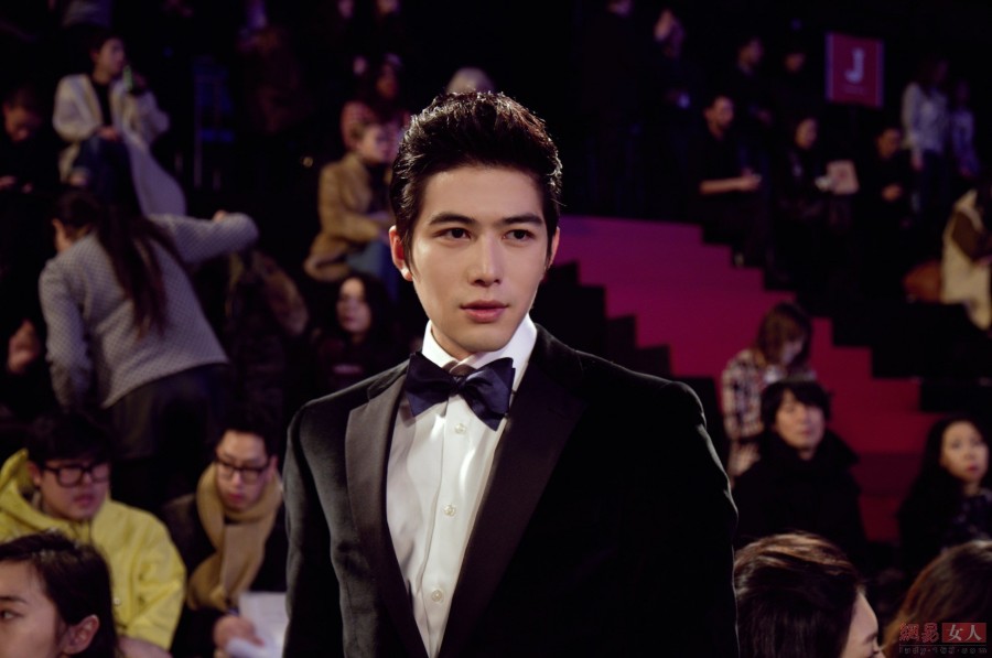 陳學冬活動禮服帥氣照片