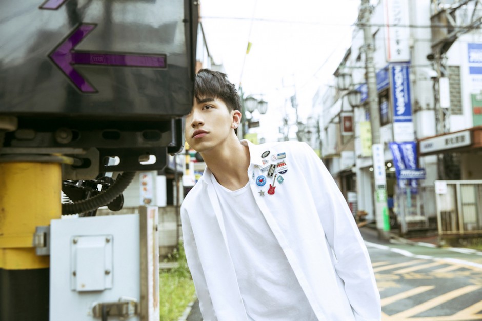 許魏洲雜志寫真照曝光 乖乖仔進(jìn)化不羈少年