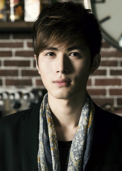 新生代演員陳學(xué)冬寫真圖片 陽光帥氣展暖男魅力陳學(xué)冬圖片