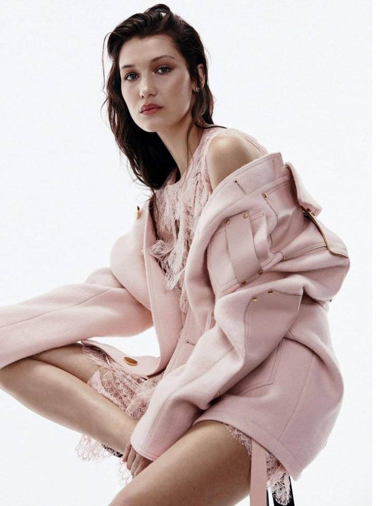 超模貝拉哈迪德時尚寫真 大秀性感酥胸